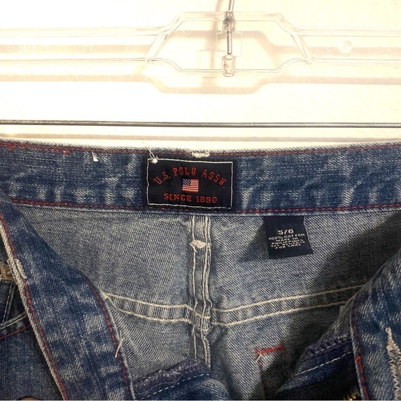 US Polo Assn Red Stitched Women’s denim capris Sz 5/6 With Sequence Detail - Picture 2 of 6